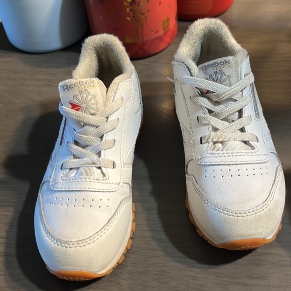 Boys size 10 Reebok Classic - Picture 3 of 4